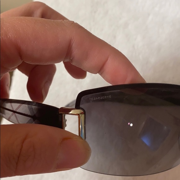 🌟AUTHENTIC 🔥Burberry Sunglasses with Case FIRM - Picture 6 of 11